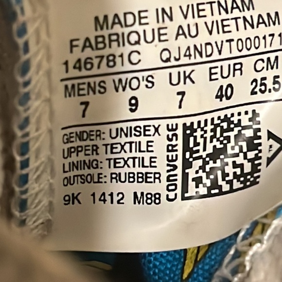 wonder woman converse high tops - Picture 4 of 4